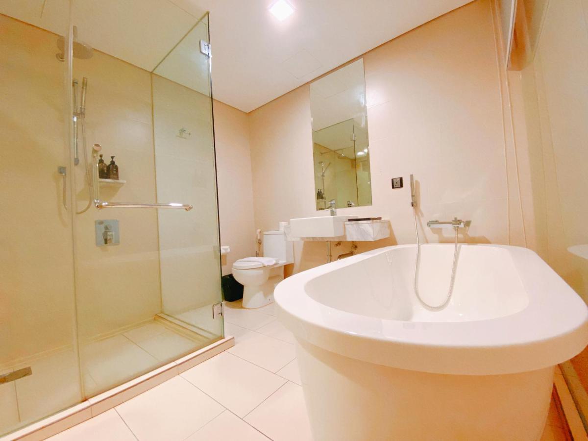 Straits Suite By C Homestay Malacca Exterior photo