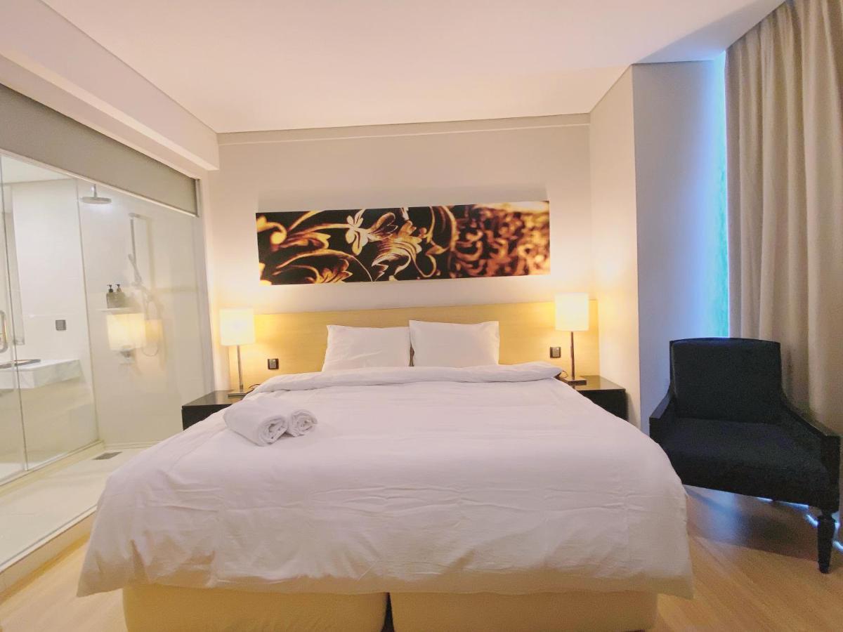 Straits Suite By C Homestay Malacca Exterior photo