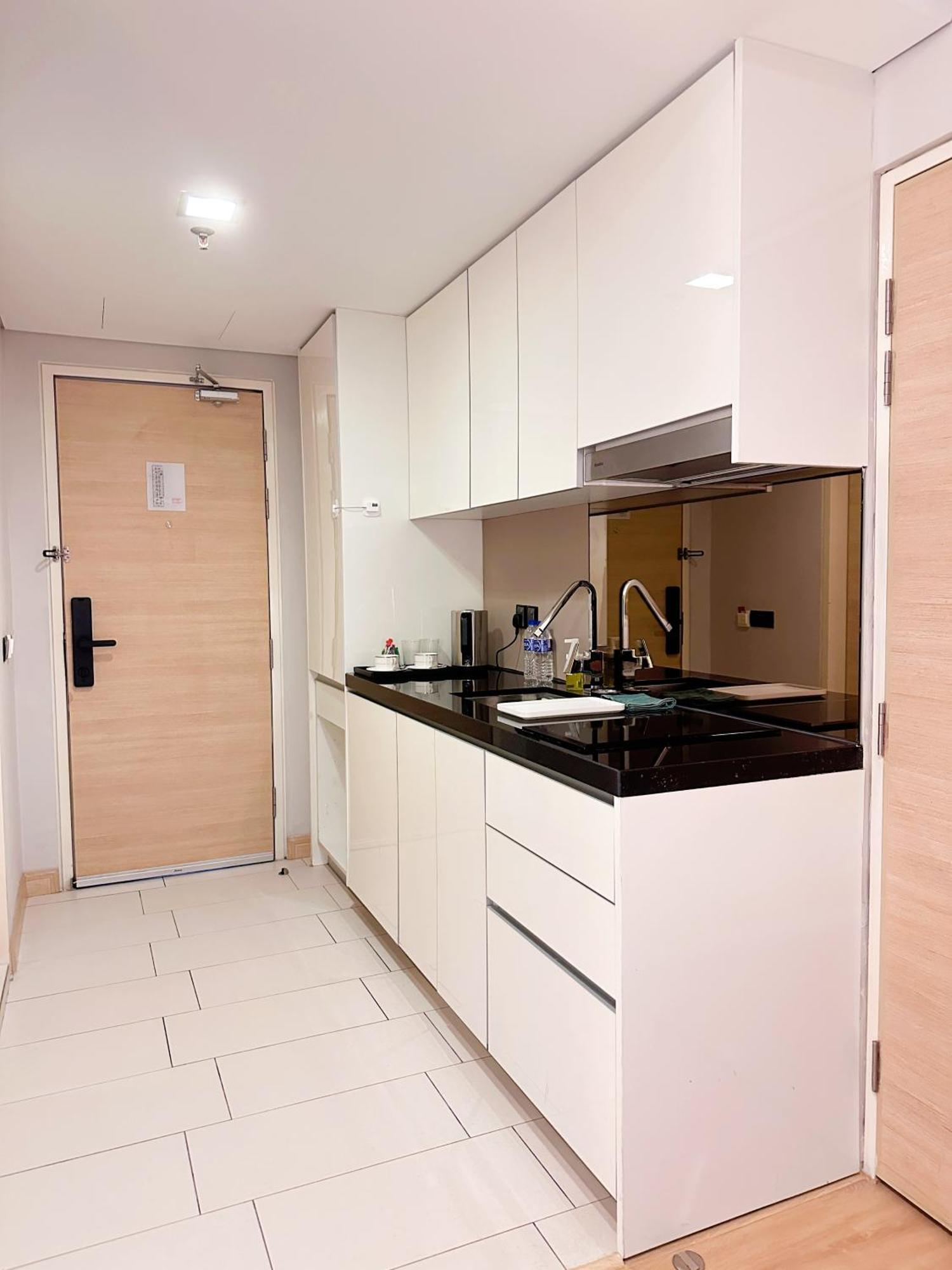 Straits Suite By C Homestay Malacca Exterior photo